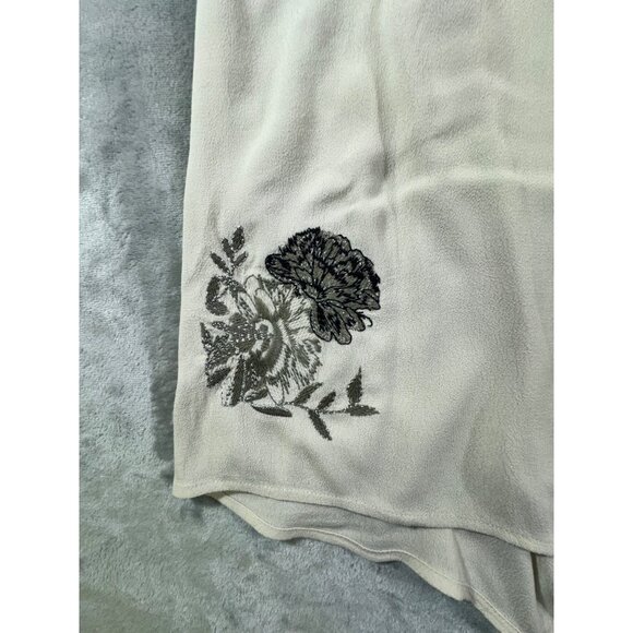 Simply Vera Wang womens XLARGE Cream Rayon Blouse Black & Silver Embroidery - Picture 3 of 11